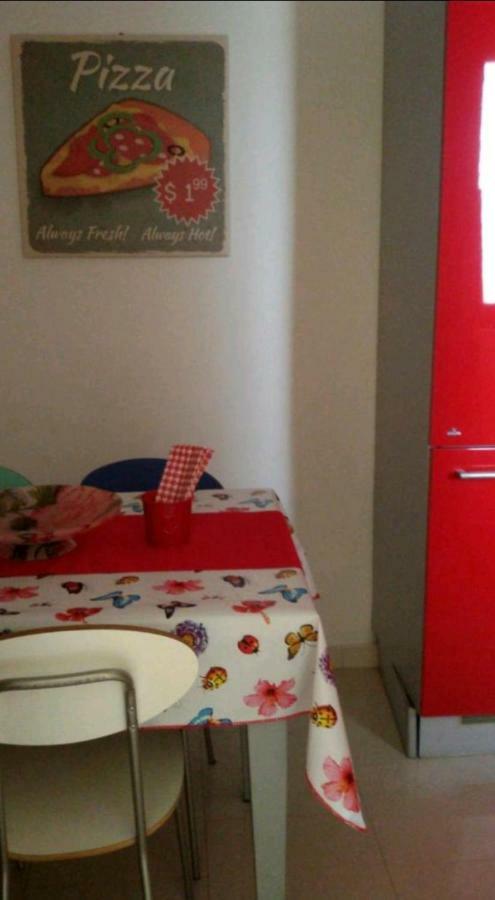 "La Casa Di Mariagrazia" Rooms Con Cucina Condivisa E Terrazza Sammichele Di Bari Luaran gambar
